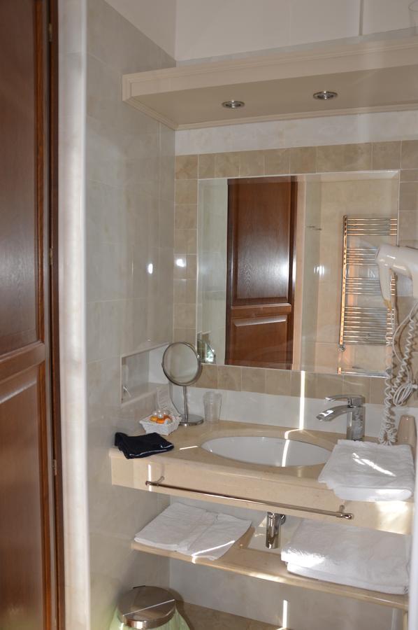 Roccamonfina Palace Hotel エクステリア 写真