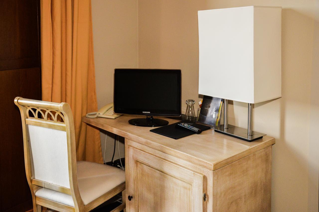 Roccamonfina Palace Hotel エクステリア 写真