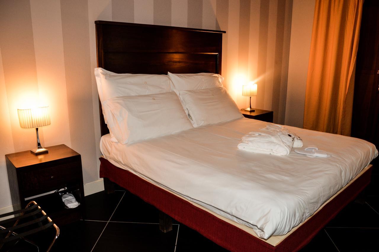 Roccamonfina Palace Hotel エクステリア 写真