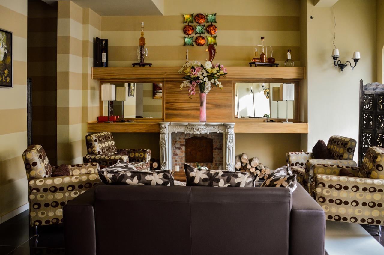 Roccamonfina Palace Hotel エクステリア 写真