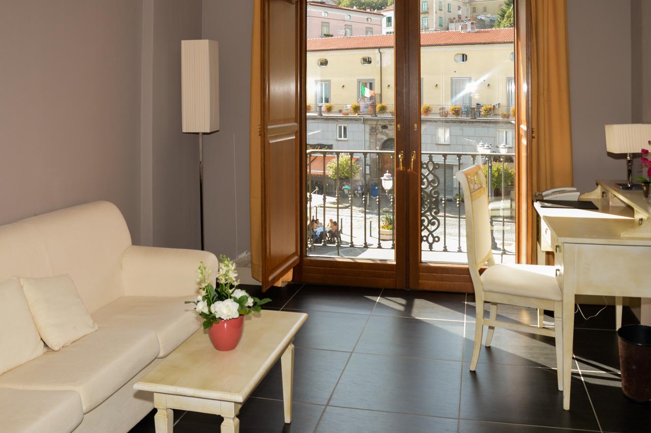 Roccamonfina Palace Hotel エクステリア 写真