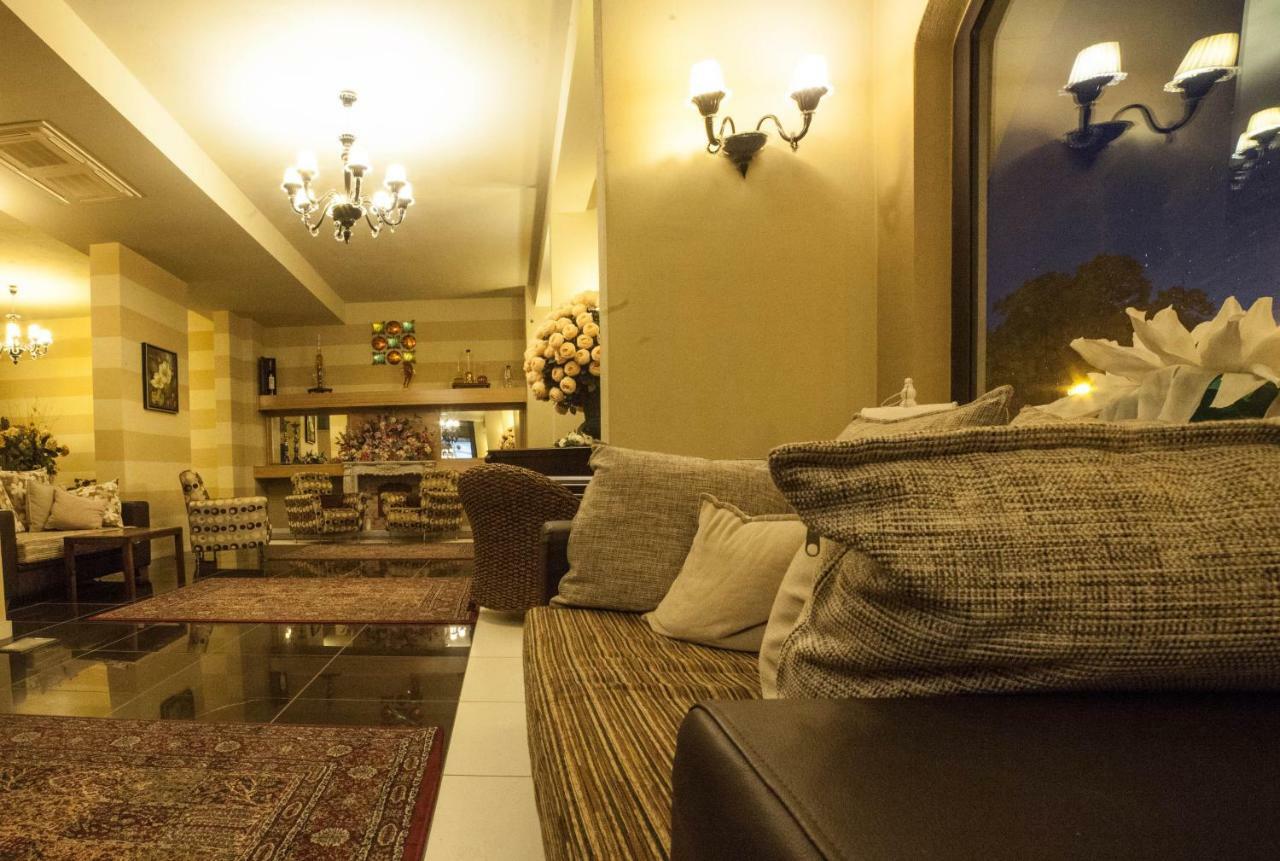 Roccamonfina Palace Hotel エクステリア 写真